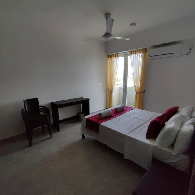 קולומבו Modern Apartment In Close Proximity To The Beach מראה חיצוני תמונה