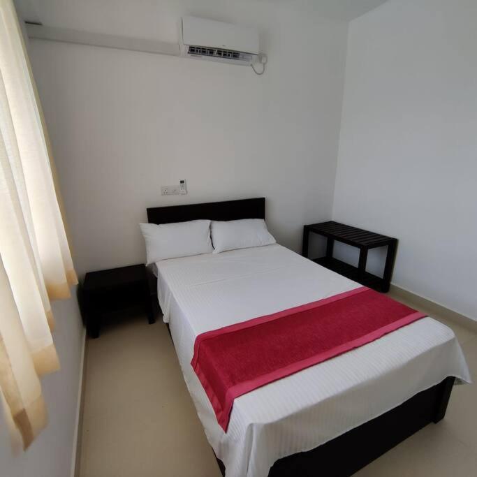 קולומבו Modern Apartment In Close Proximity To The Beach מראה חיצוני תמונה