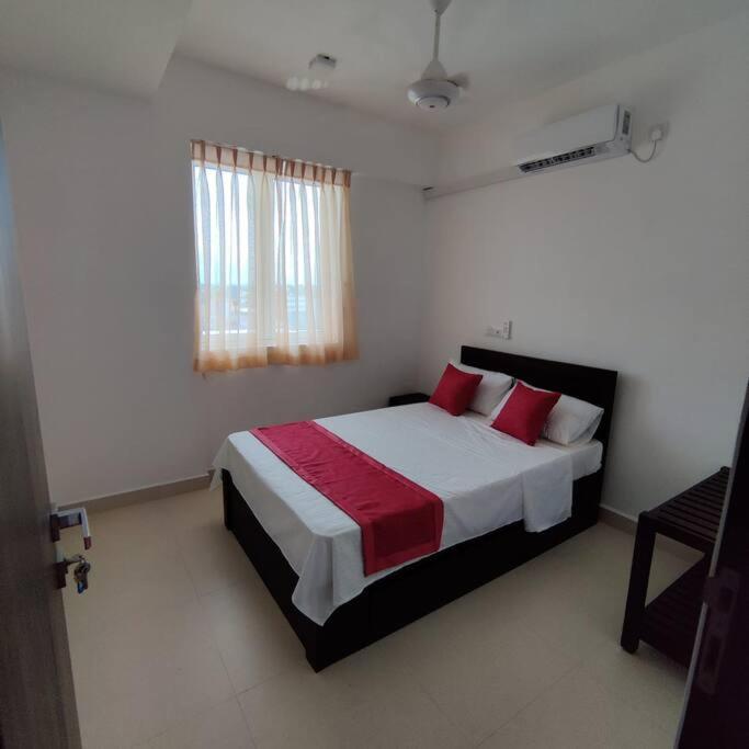 קולומבו Modern Apartment In Close Proximity To The Beach מראה חיצוני תמונה