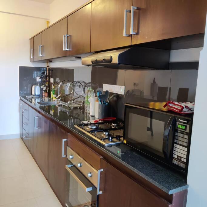 קולומבו Modern Apartment In Close Proximity To The Beach מראה חיצוני תמונה